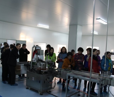 省農(nóng)業(yè)廳副廳長程關(guān)懷、工會主席鄧付生一行蒞臨仙客來公司考察