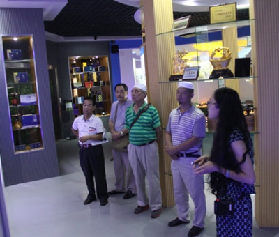 伊斯蘭教協(xié)會(huì)海光生會(huì)長(zhǎng)一行蒞臨仙客來(lái)調(diào)研清真食品