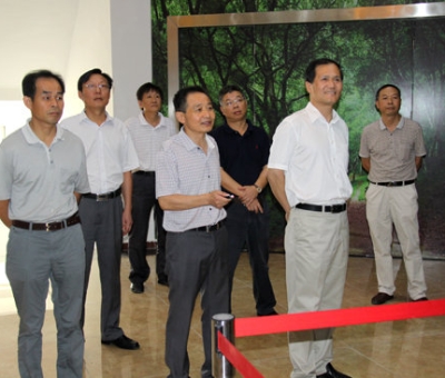 江西省科技廳副廳長(zhǎng)羅瑩一行蒞臨仙客來公司考察省級(jí)工程技術(shù)研究開發(fā)中心建設(shè)