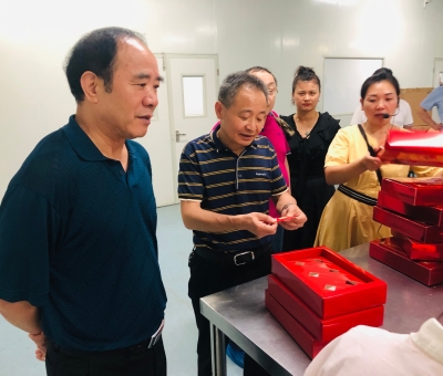 南京軍區(qū)原副參謀長(zhǎng)陳健將軍蒞臨仙客來公司參觀考察