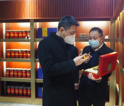 市委常委、市紀(jì)委書記熊明一行到仙客來公司走訪慰問并調(diào)研食品安全工作